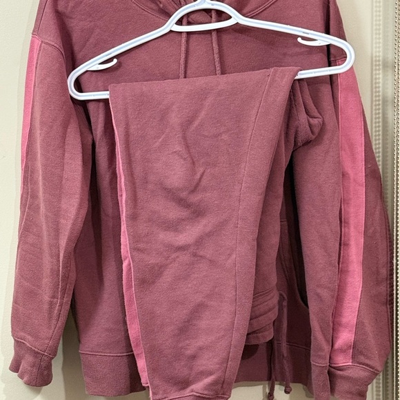 Dusty Rose sweatshirt and Joggers Set - Picture 1 of 1